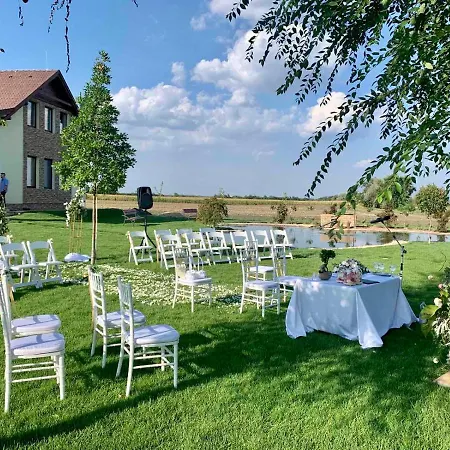 Guest house Aurora Rendezvenyterem & Szallas