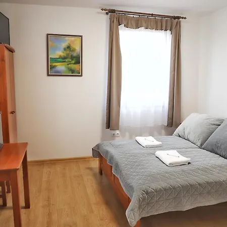 Aurora Rendezvenyterem & Szallas Guest house Jaszapati